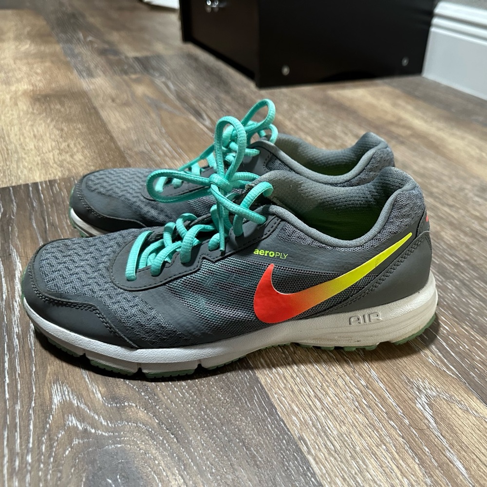 Aeroply Womens size 8 Nike’s shoe